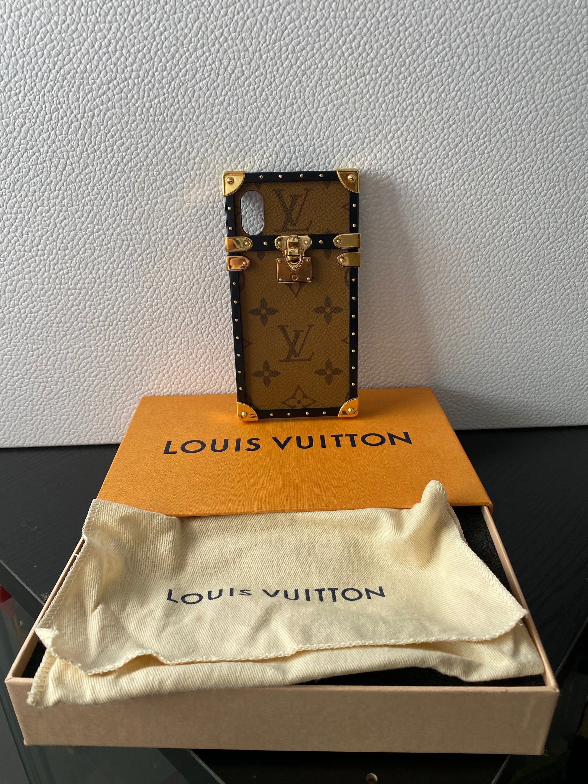 Authentic LV Eye Trunk pour iphone X case
