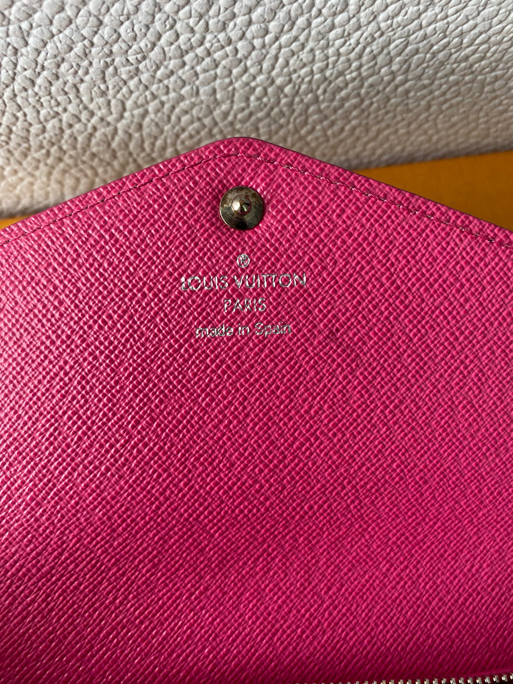 Aunthentic LV Epi Long wallet